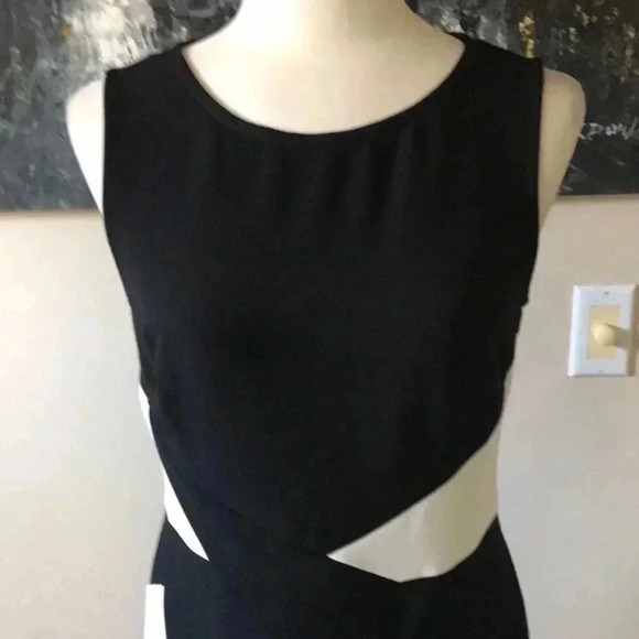INC International Concepts Black & White Dress w/Cross Over Pleated Front-Size 6 - Picture 3 of 8